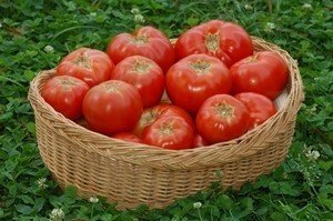 Азербайджанские помидоры корзинке