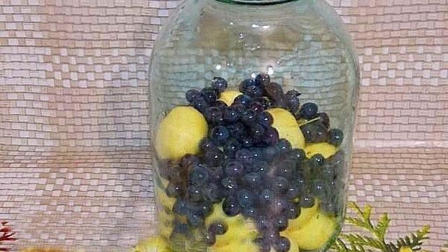 Компот из ранеток на зиму — пошаговые рецепты приготовления без стерилизации, с виноградом, лимоном, видео