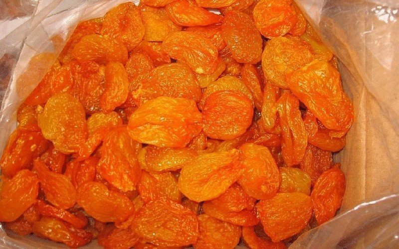 Сушеные кислые абрикосы